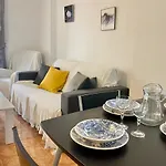 Two-bedroom With Swimming Pool דירה *