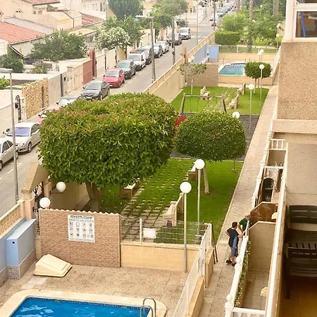 Two-bedroom With Swimming Pool Lägenhet Torrevieja
