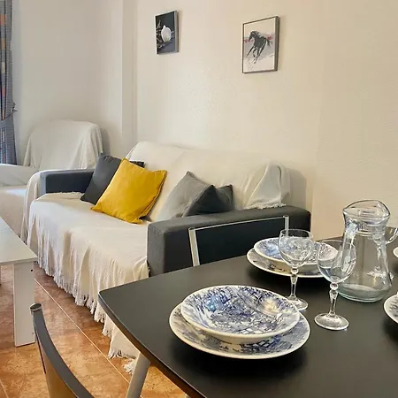 Two-bedroom With Swimming Pool Lägenhet *